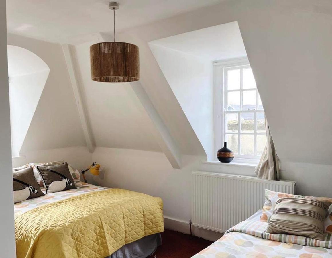 4 Bed Loft Apartment Overlooking Historic Town Trowbridge Exterior foto